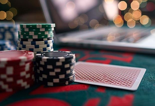 Why Online Poker is Ideal for Virtual Hangouts